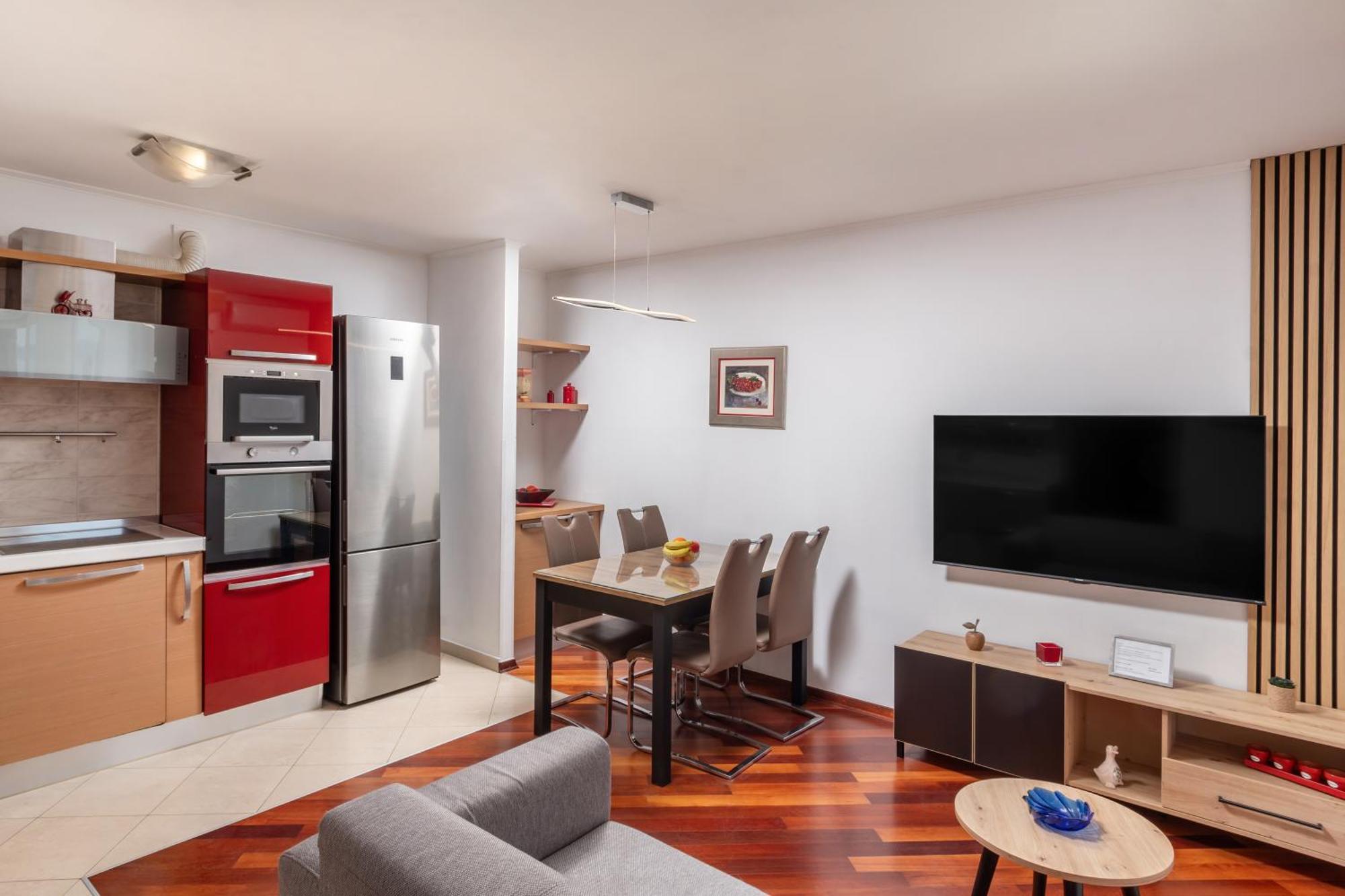 Leilighet Big Modern Two - Bedroom With Sea View And Balcony -