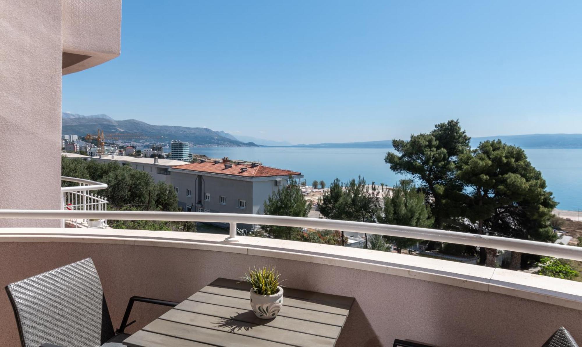 Big Modern Two - Bedroom With Sea View And Balcony - Leilighet