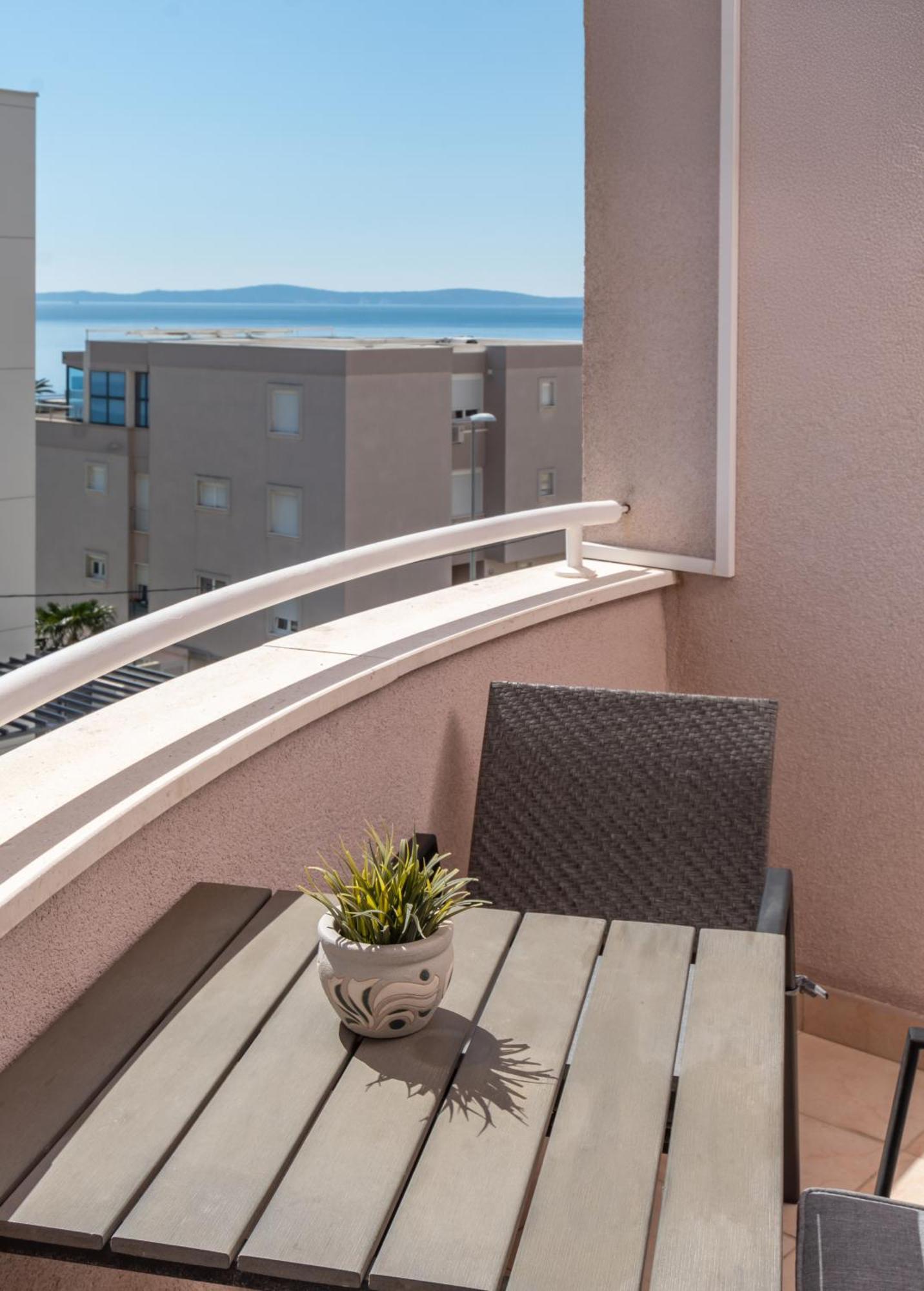 Leilighet Big Modern Two - Bedroom With Sea View And Balcony -